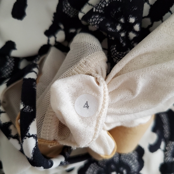 RARE! EUC Lululemon Free to be Tank Black Ivory … - Picture 7 of 9